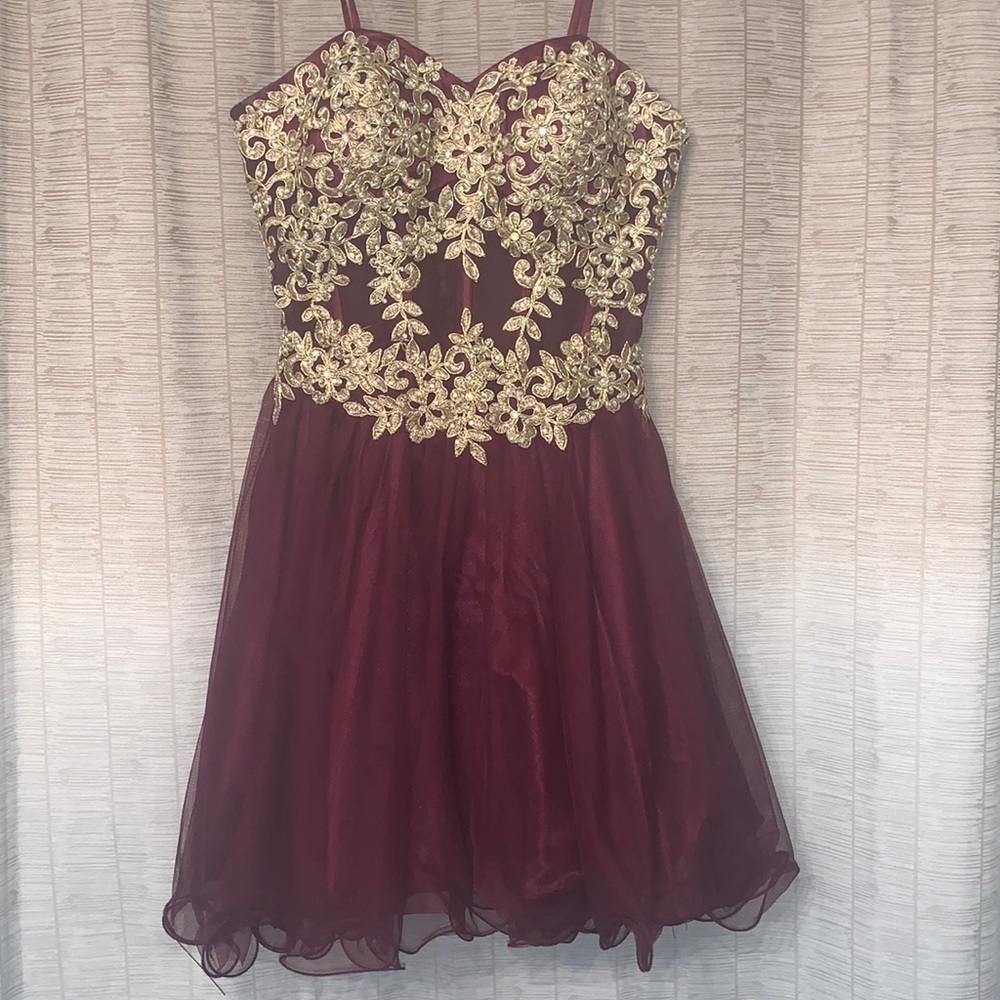NWOT- Blondie Nites- Maroon and Gold Homecoming Dress